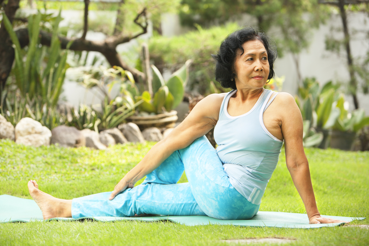 3 bienfaits du yoga fondés sur les recherches afin de vieillir en santé