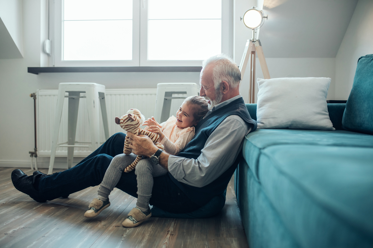 Les compétences parentales des grands-parents : s’outiller pour mieux soutenir le développement de ses petits-enfants