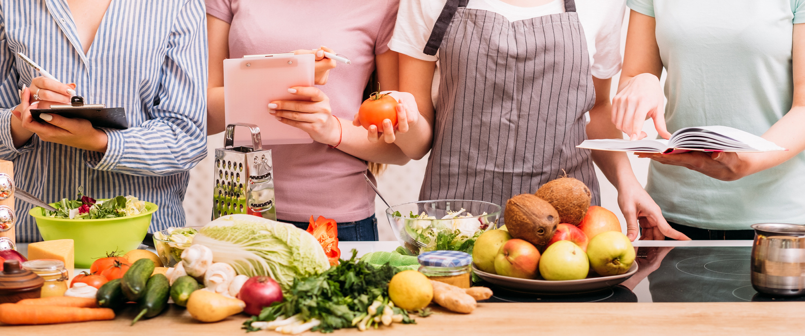 Il ne peut pas y avoir trop de cuisiniers: des cuisines collectives pour nourrir vos besoins